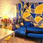VillaEscondidaPrecioso estudio con vista al mar y piscina